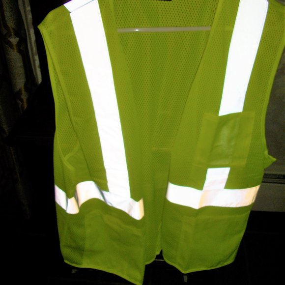 NEW Lakeland Yellow  Reflective Vest  sz M UNISEX - Picture 2 of 2